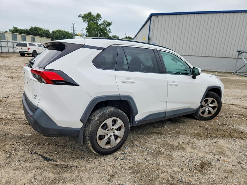 2021 TOYOTA RAV4 LE 3