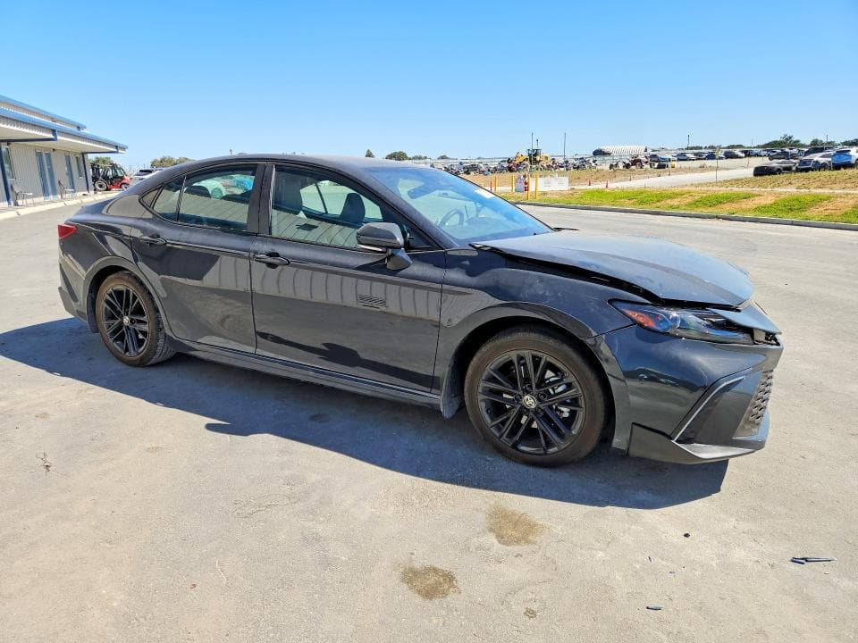 2026 TOYOTA CAMRY SE 4