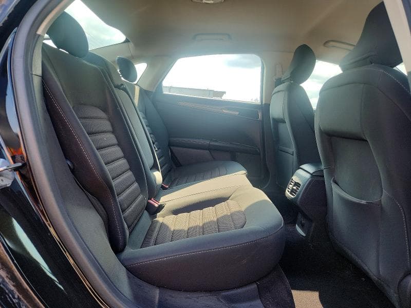 2017 FORD FUSION SE 10