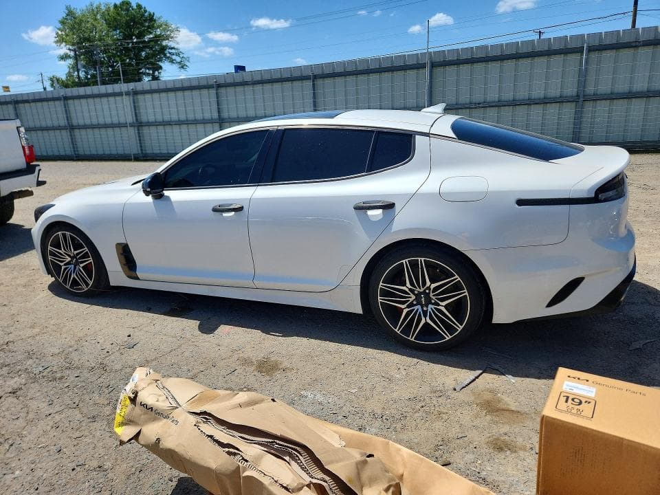 2023 KIA STINGER GT2 2
