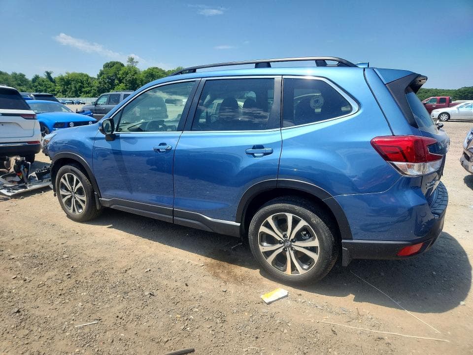 2022 SUBARU FORESTER LIMITED 2