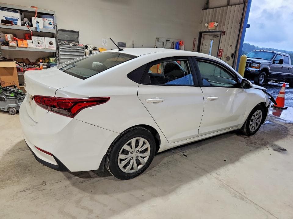 2020 HYUNDAI ACCENT SE 3