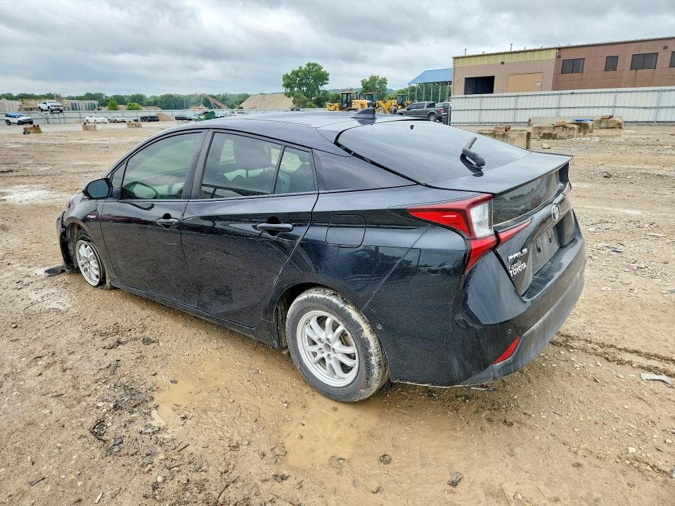 2021 TOYOTA PRIUS LE 2