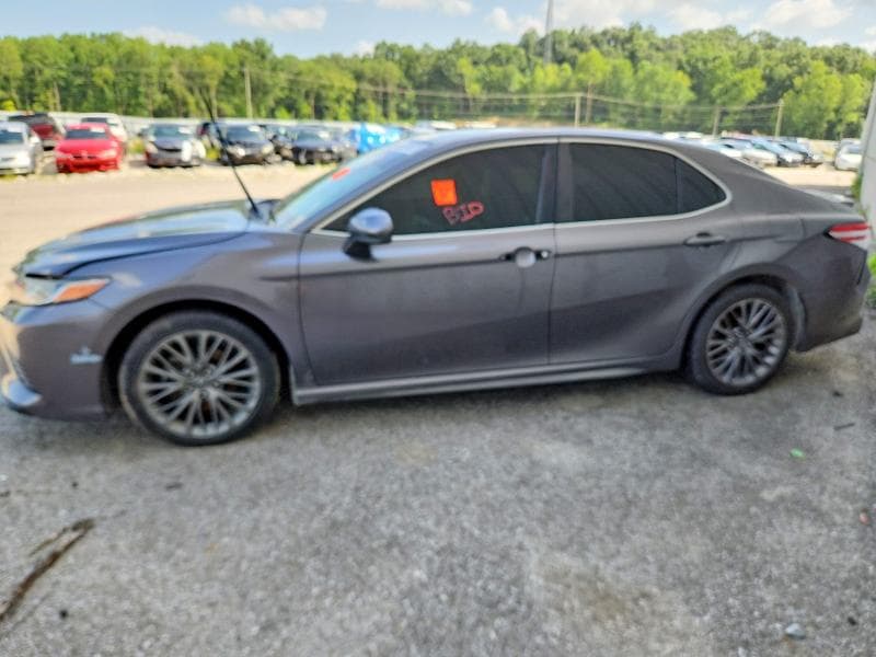 2020 TOYOTA CAMRY SE 7