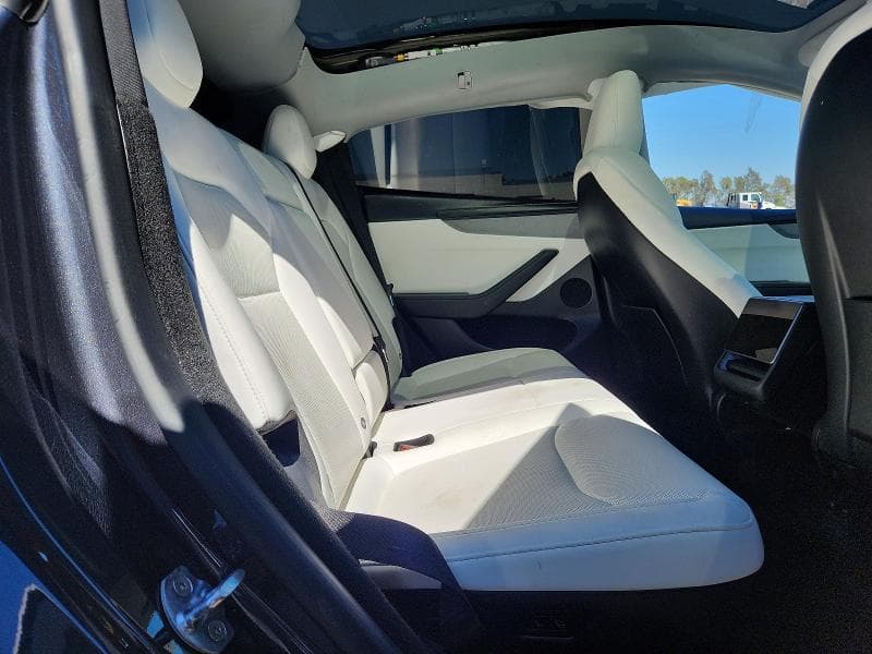 2026 TESLA MODEL Y 10