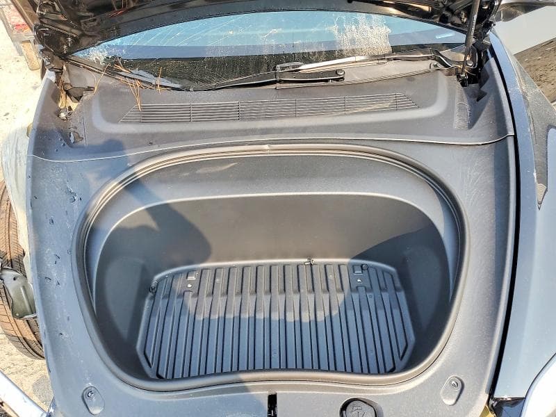 2026 TESLA MODEL 3 12