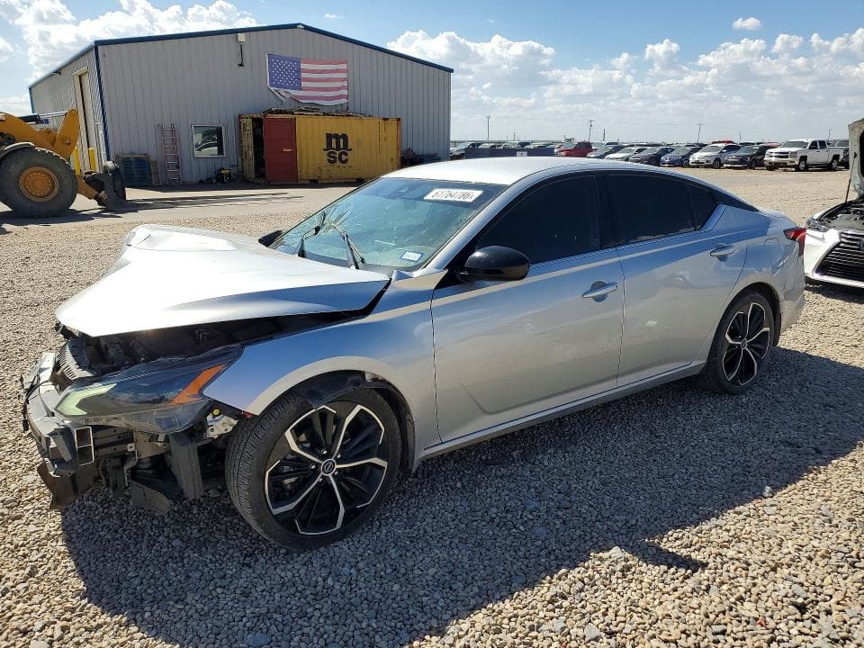 2023 NISSAN ALTIMA SR
