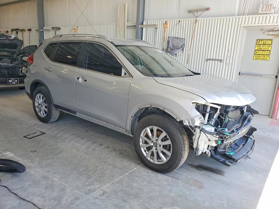 2017 NISSAN ROGUE SV 4