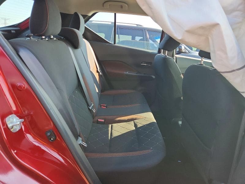 2019 NISSAN KICKS SR 10