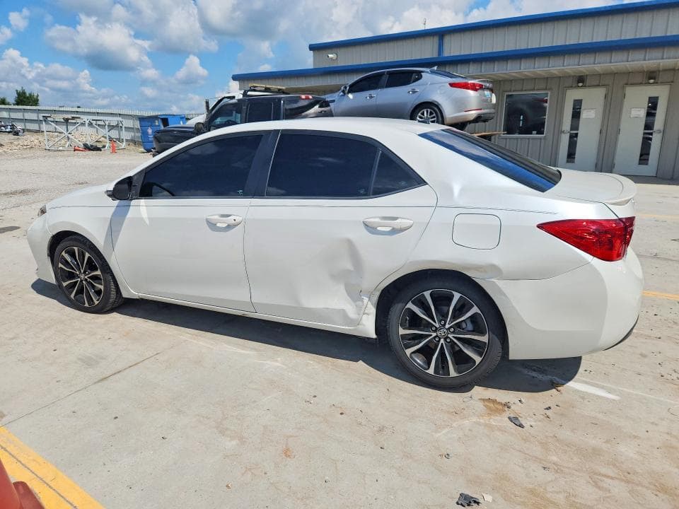 2017 TOYOTA COROLLA SE 2
