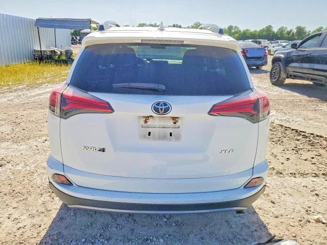 2017 TOYOTA RAV4 XLE 6