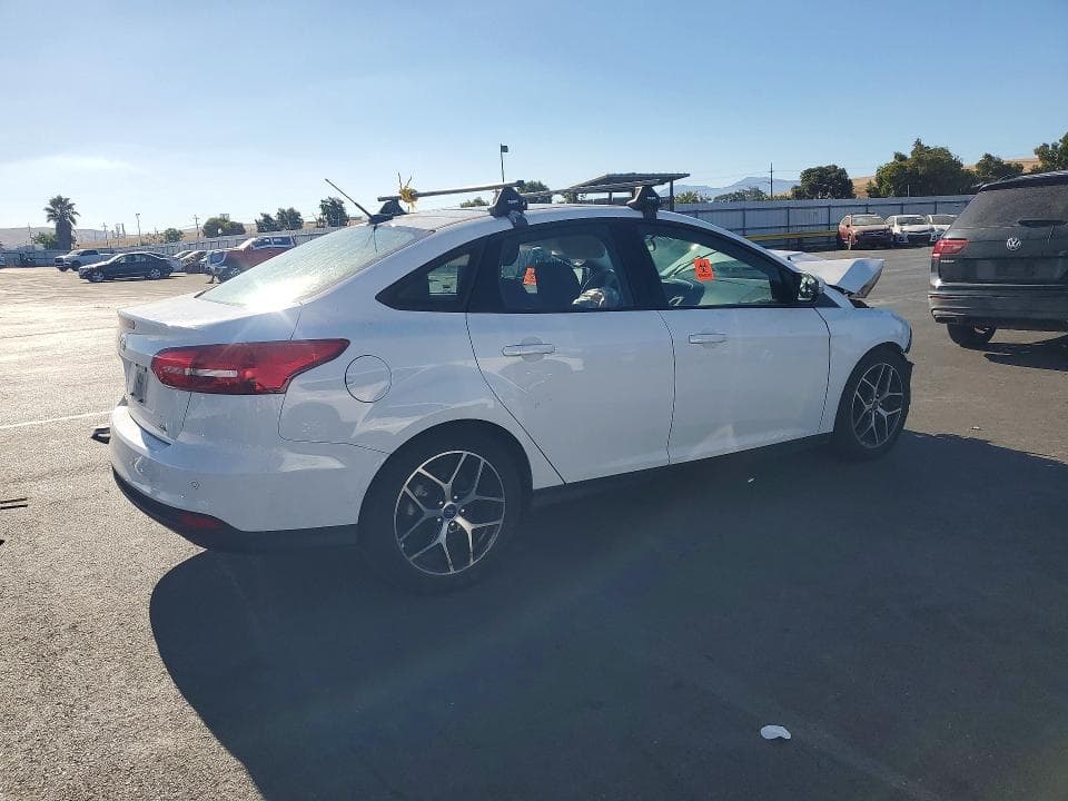 2017 FORD FOCUS SEL 3