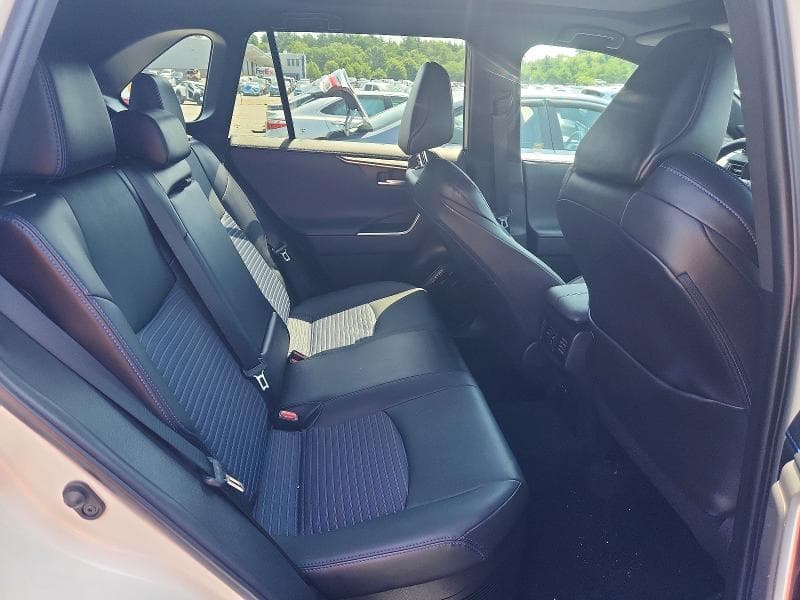 2022 TOYOTA RAV4 XSE 11