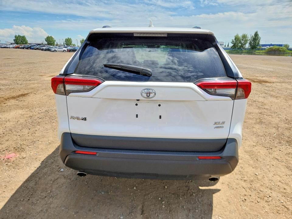 2024 TOYOTA RAV4 XLE 6
