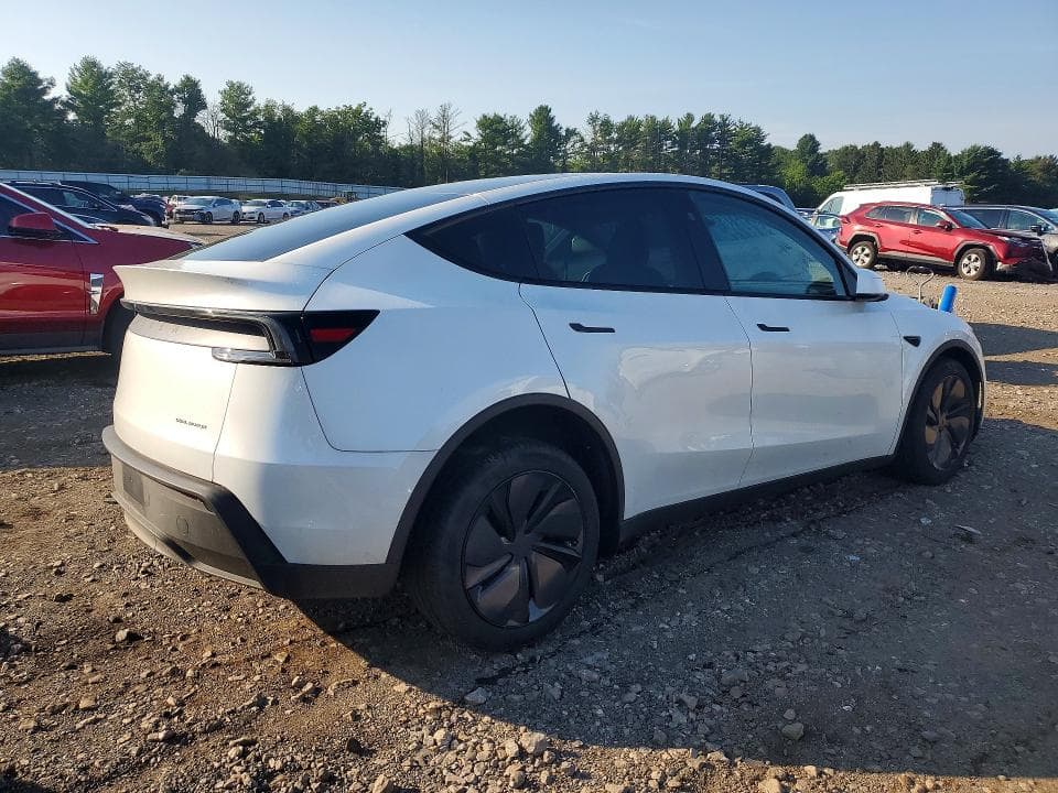 2026 TESLA MODEL Y 3