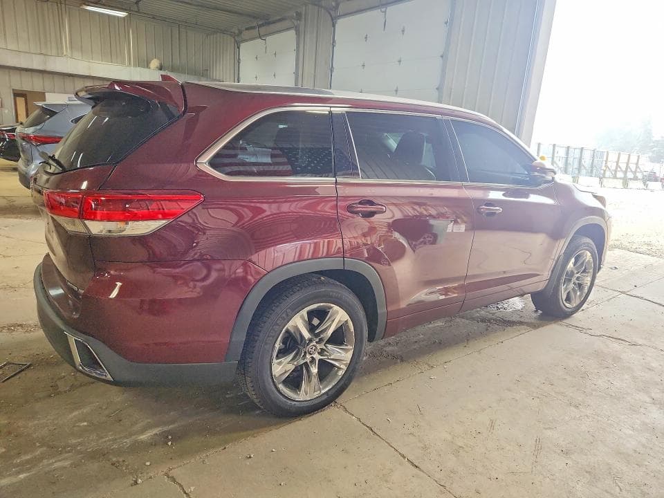 2018 TOYOTA HIGHLANDER LIMITED PLATINUM 3