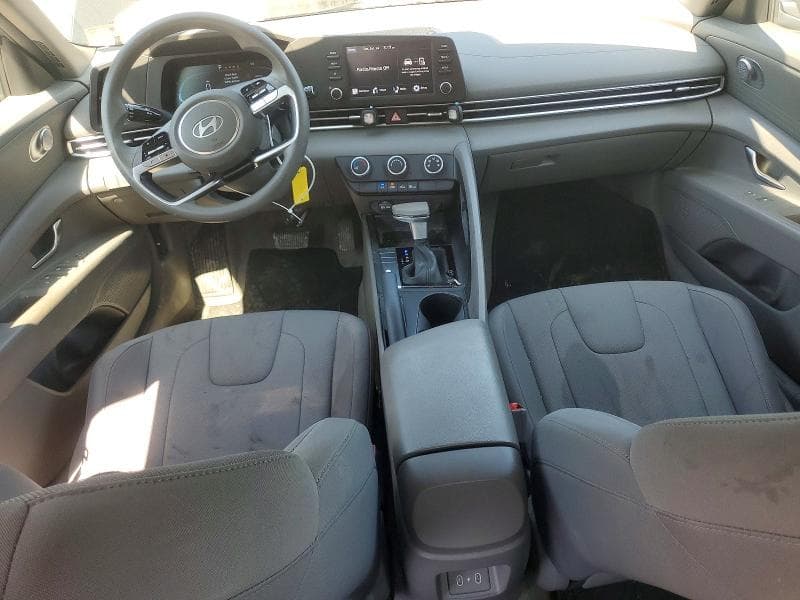 2024 HYUNDAI ELANTRA SE 8