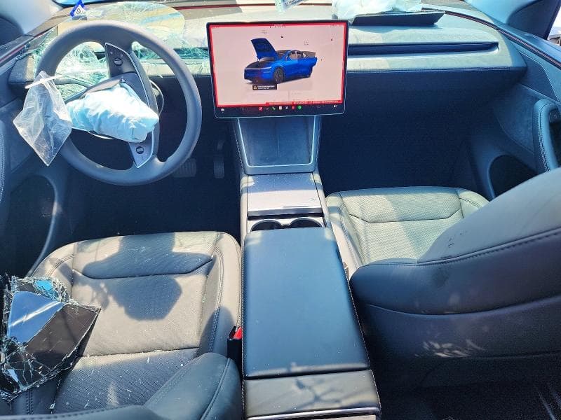 2026 TESLA MODEL Y 8