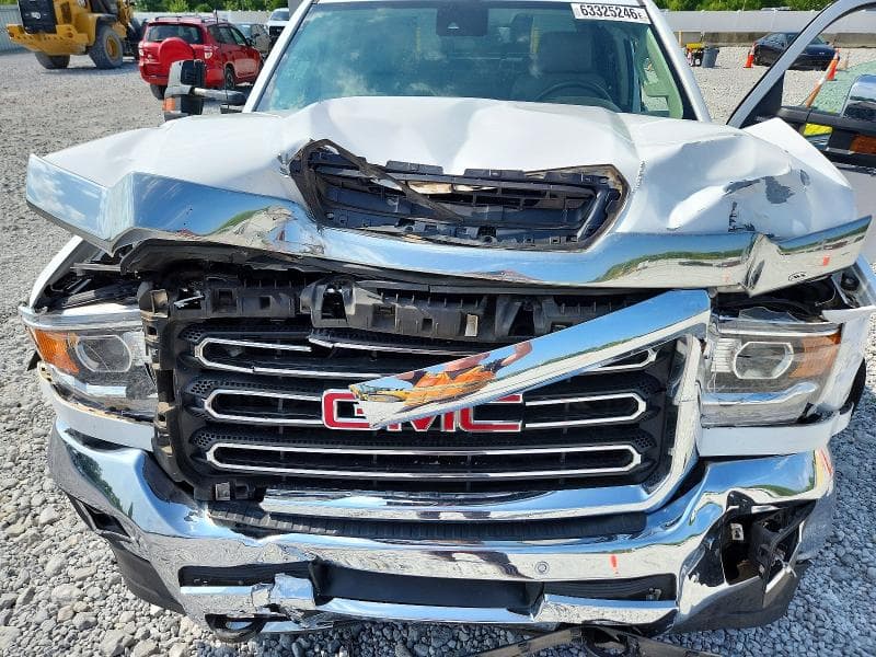 2017 GMC SIERRA K2500 SLT 11