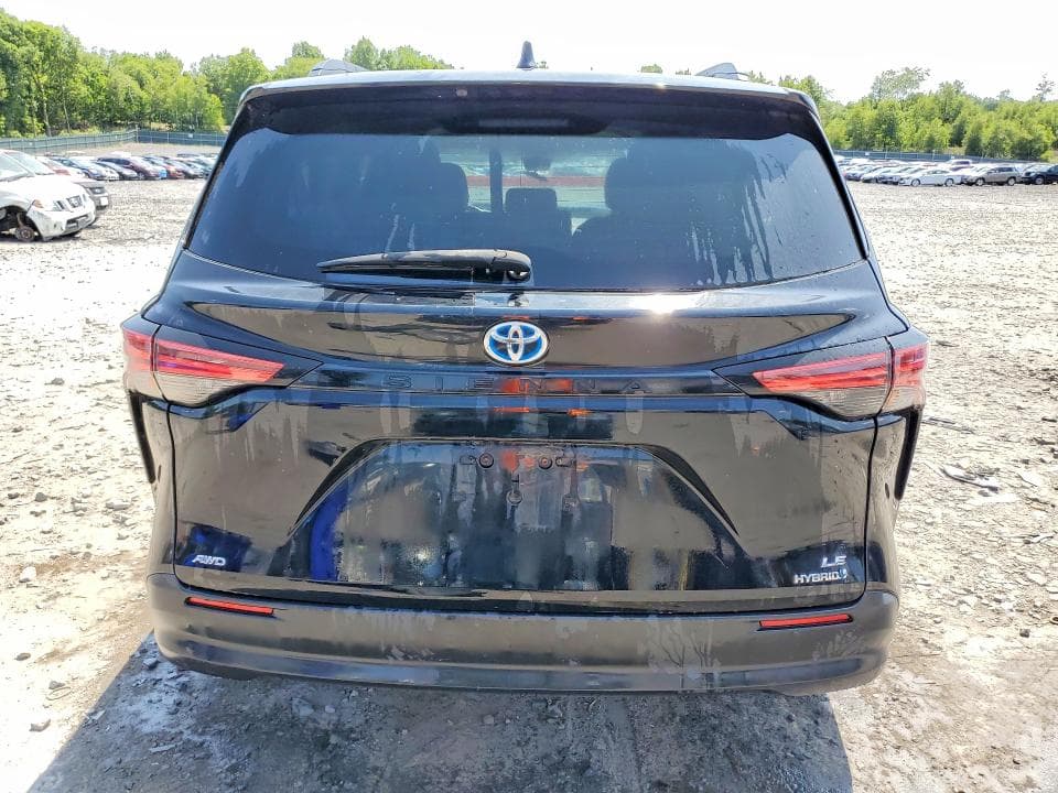 2021 TOYOTA SIENNA LE 6