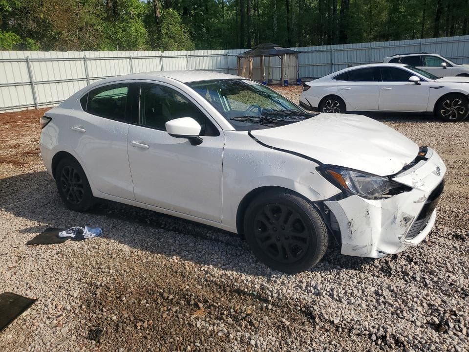 2017 TOYOTA YARIS IA BASE 4