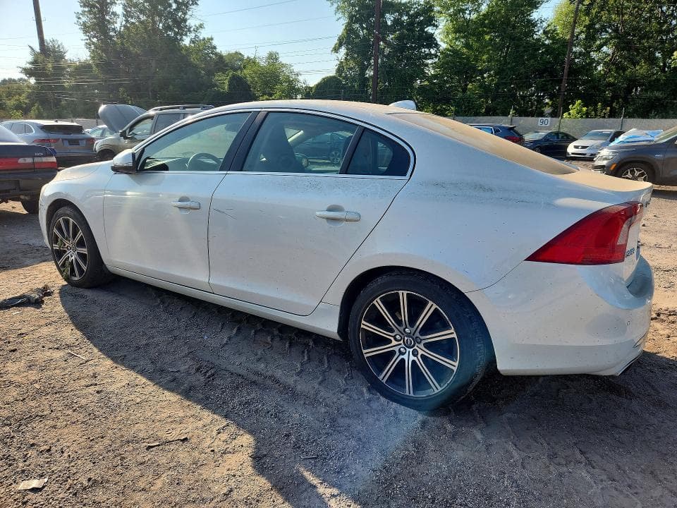 2017 VOLVO S60 PLATINUM 2