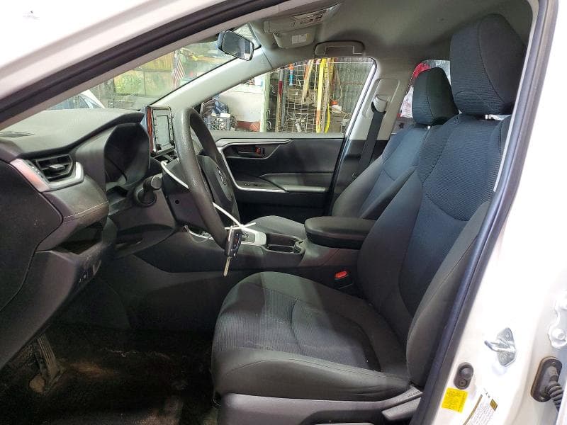 2019 TOYOTA RAV4 LE 7
