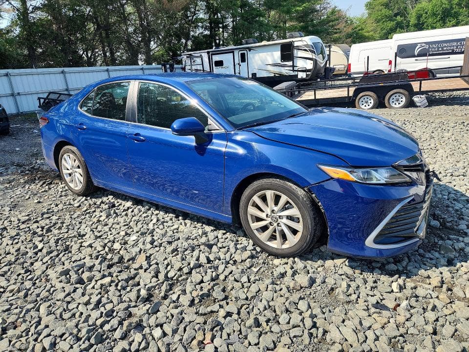 2023 TOYOTA CAMRY LE 4