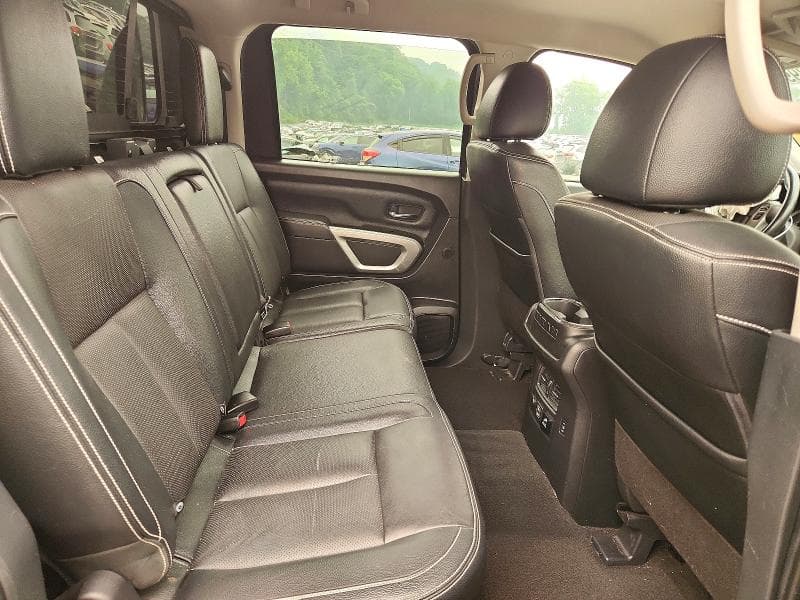 2019 NISSAN TITAN PRO-4X 10