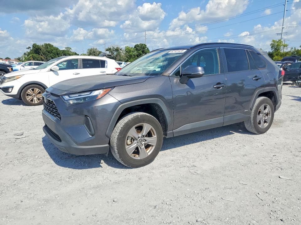2022 TOYOTA RAV4 XLE - 1