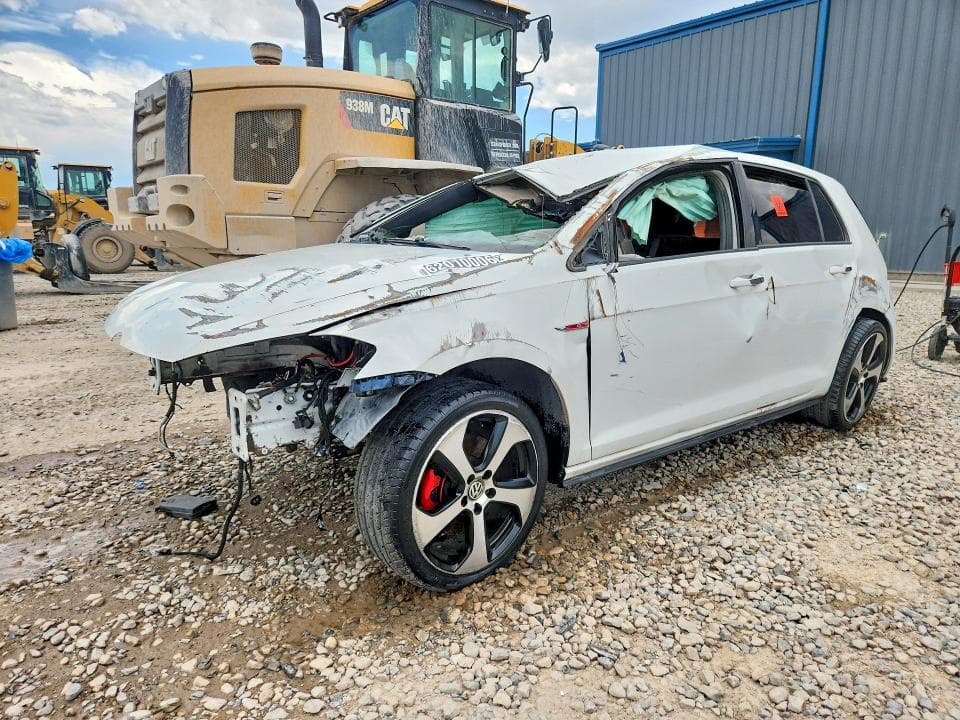 2018 VOLKSWAGEN GTI S/SE