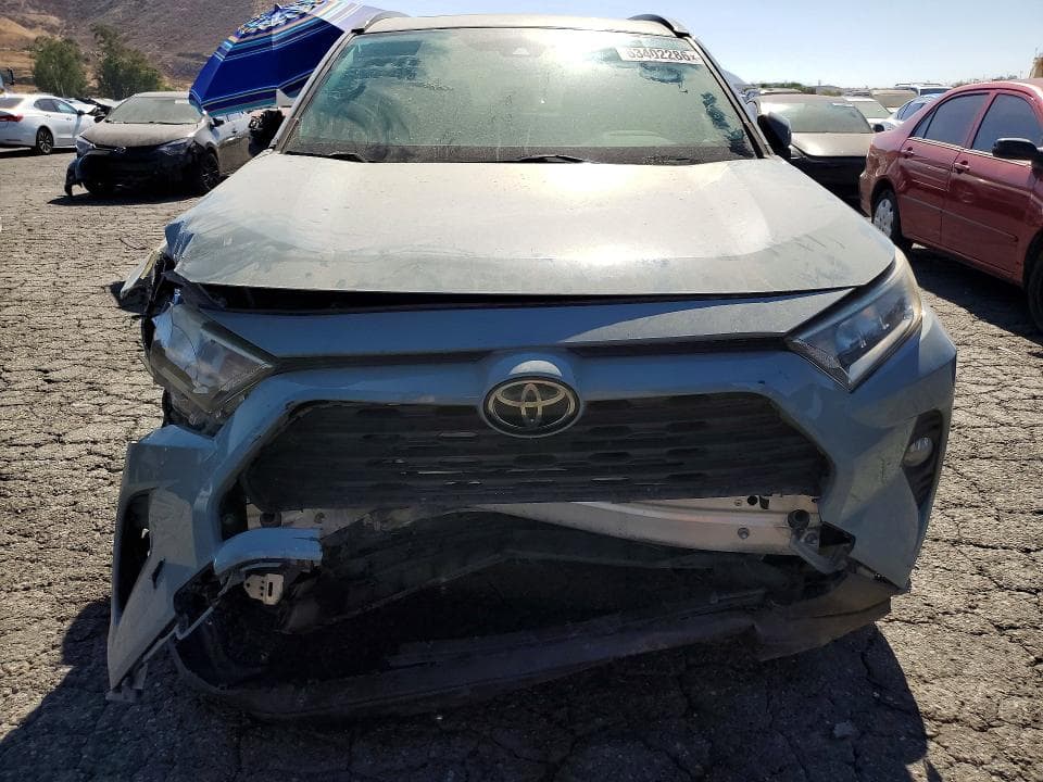 2019 TOYOTA RAV4 XLE 5