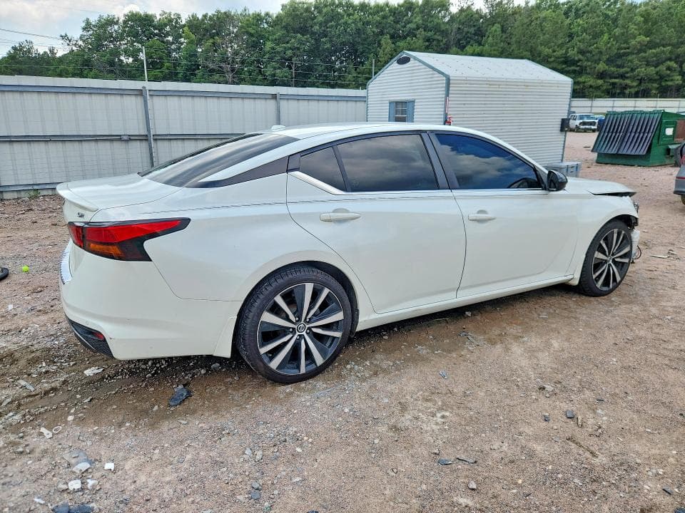 2021 NISSAN ALTIMA SR 3