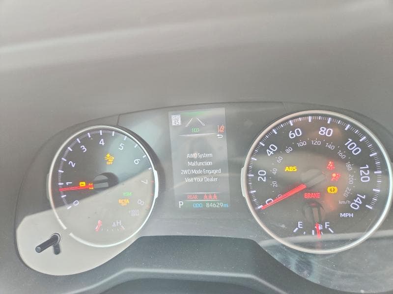 2021 TOYOTA RAV4 XLE 9