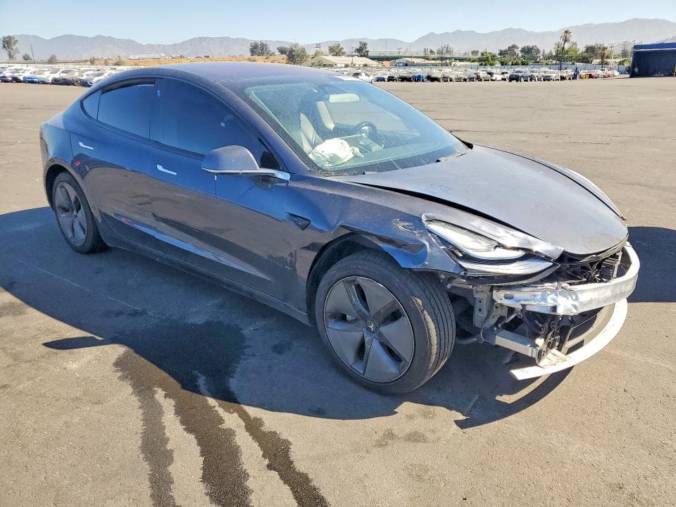 2018 TESLA MODEL 3 4