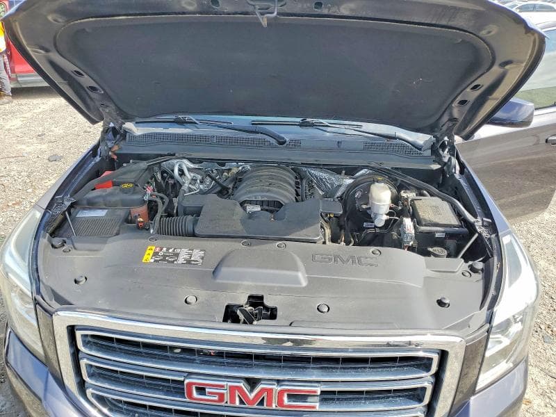 2017 GMC YUKON SLT 12