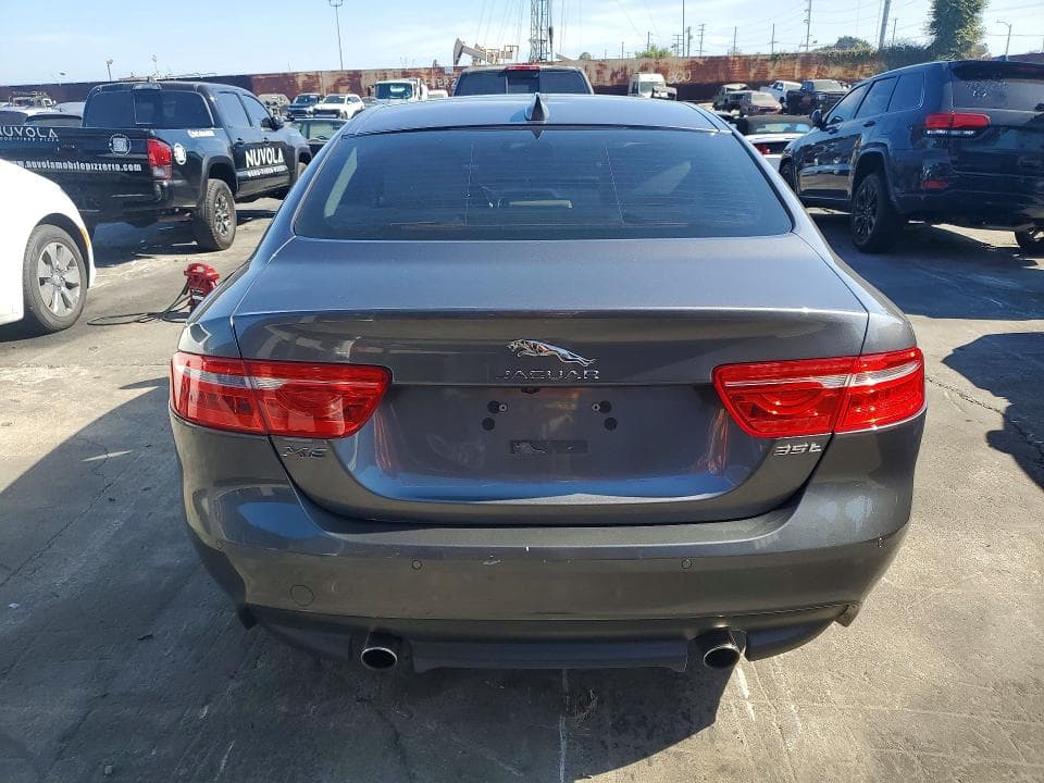 2017 JAGUAR XE PRESTIGE 6