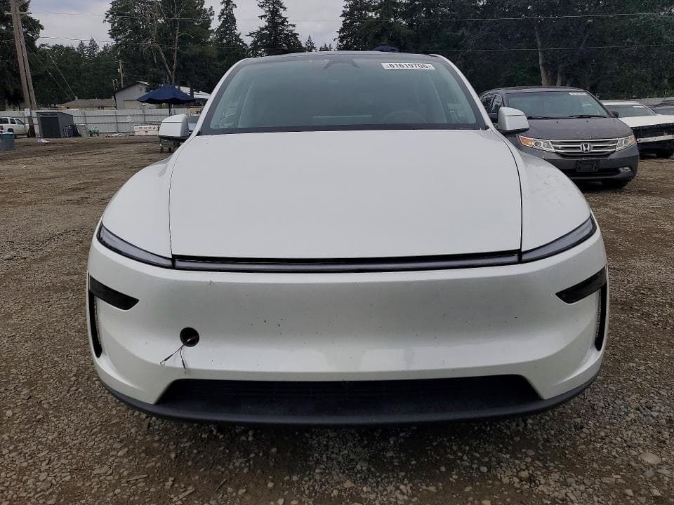2026 TESLA MODEL Y 5