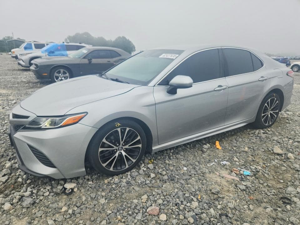 2019 TOYOTA CAMRY SE - 1