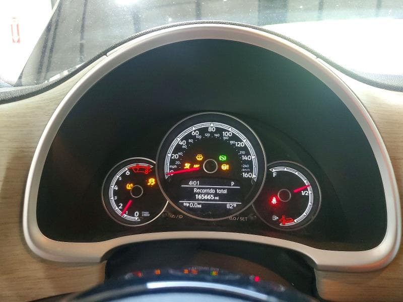 2018 VOLKSWAGEN BEETLE S 9