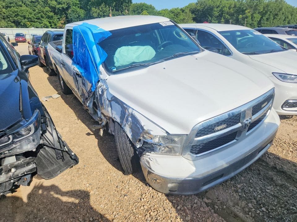 2023 RAM 1500 CLASSIC TRADESMAN 4