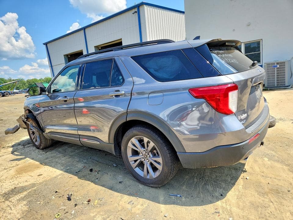 2022 FORD EXPLORER XLT 2