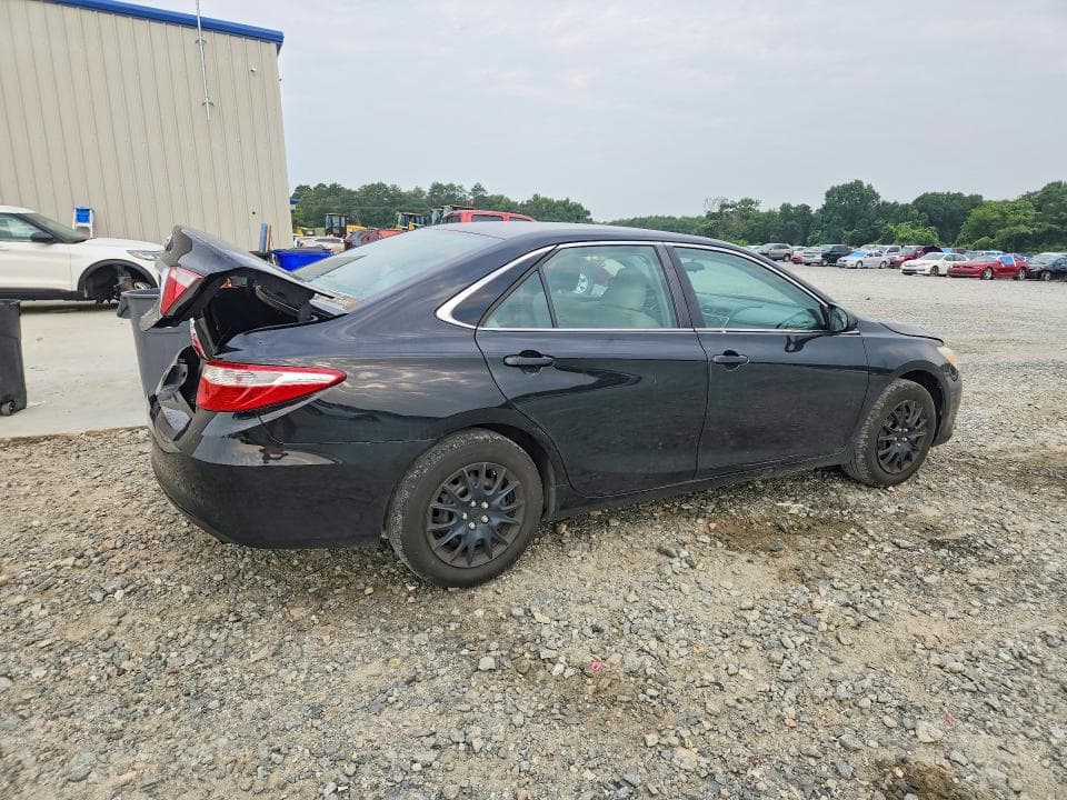 2017 TOYOTA CAMRY LE 3
