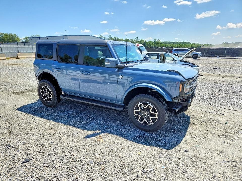 2024 FORD BRONCO OUTER BANKS 4