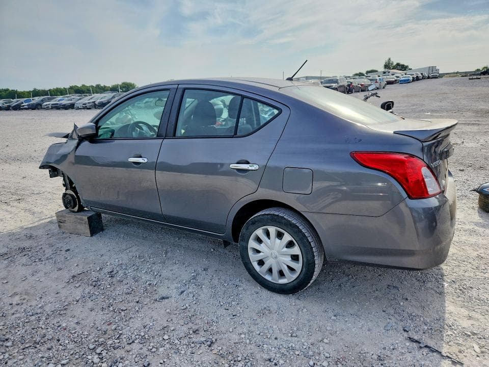 2018 NISSAN VERSA SV 2