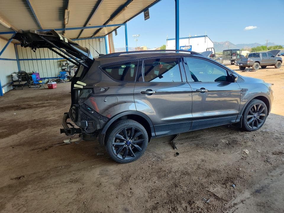 2017 FORD ESCAPE TITANIUM 3