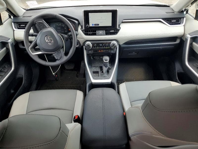 2025 TOYOTA RAV4 XLE PREMIUM 8