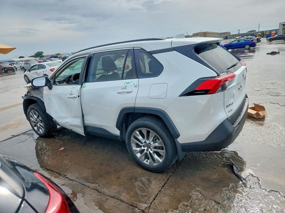 2024 TOYOTA RAV4 XLE PREMIUM 2