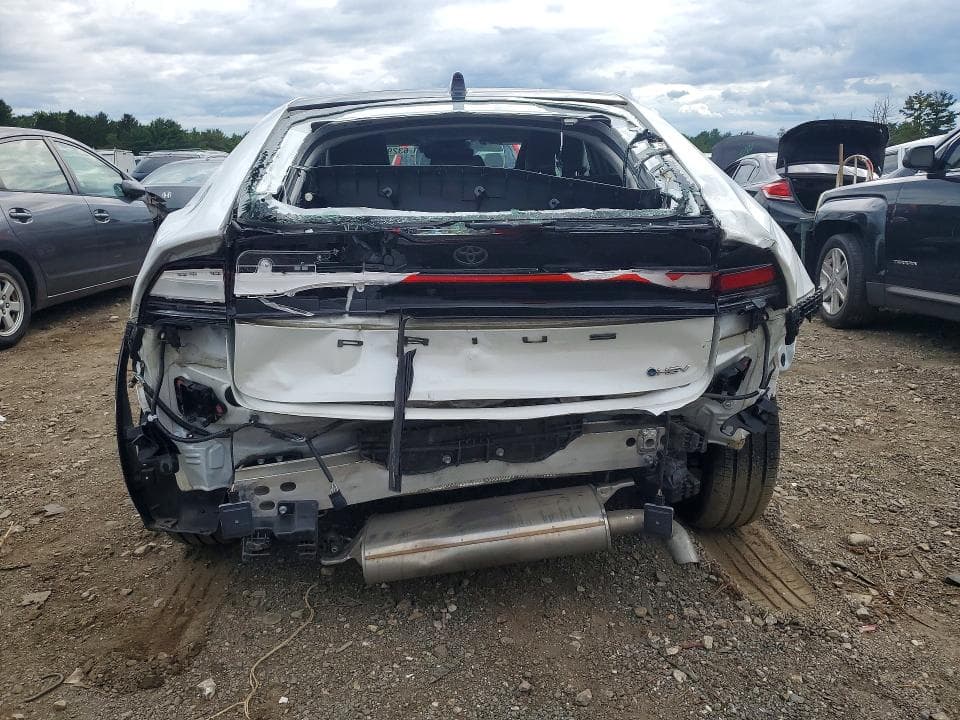 2023 TOYOTA PRIUS XLE 6