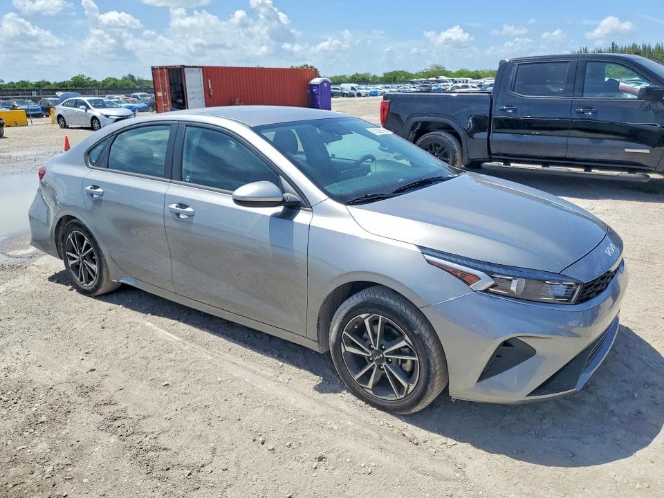 2023 KIA FORTE LXS 4